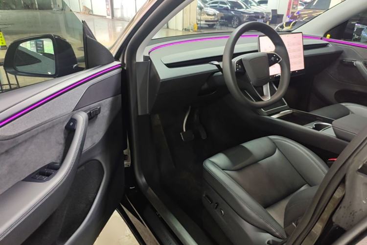 Used Tesla Model Y 2025 Long-Range All-Wheel-Drive Version Driver Seat