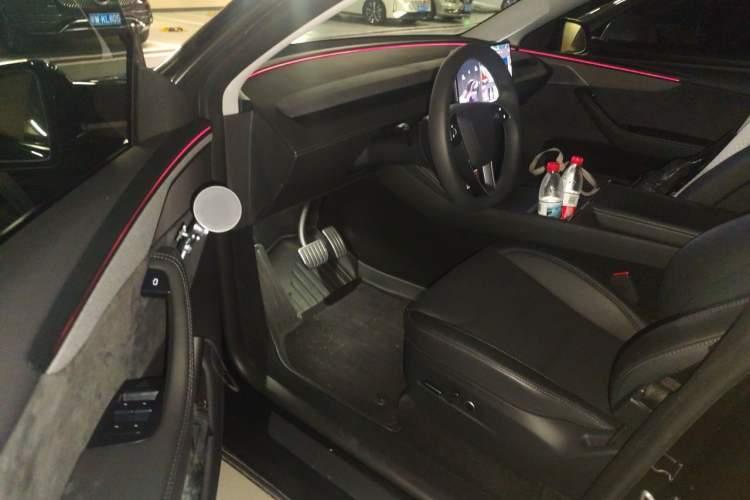 Used Tesla Model Y 2025 Long-Range All-Wheel-Drive Version Driver Seat