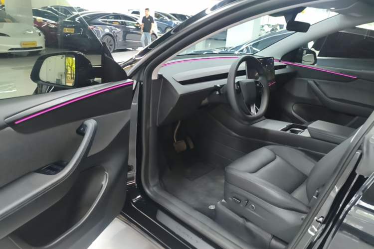 Used Tesla Model Y 2025 Rear-Wheel-Drive Version Driver Seat