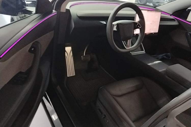 Used Tesla Model Y 2025 Rear-Wheel-Drive Version Driver Seat