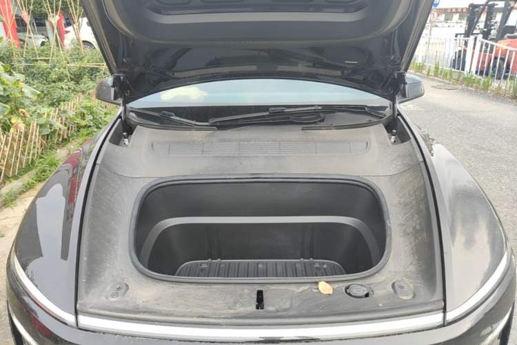 Used Tesla Model Y 2025 Rear-Wheel-Drive Version Engine Bay