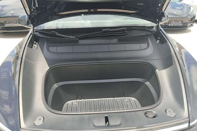 Used Tesla Model Y 2025 Rear-Wheel-Drive Version Engine Bay