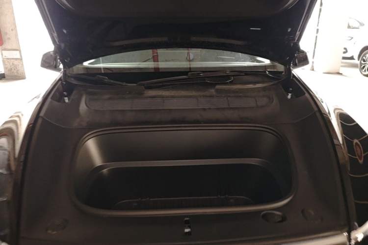 Used Tesla Model Y 2025 Rear-Wheel-Drive Version Engine Bay