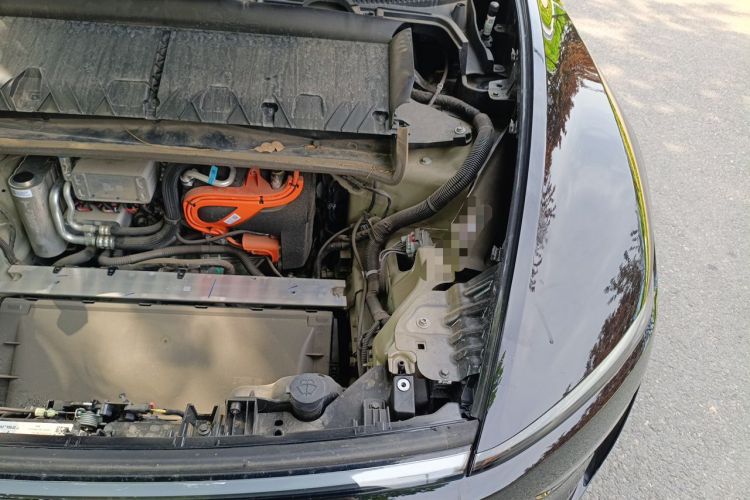 Used Tesla Model Y 2025 Updated Version Long-Range All-Wheel Drive Engine Bay Left