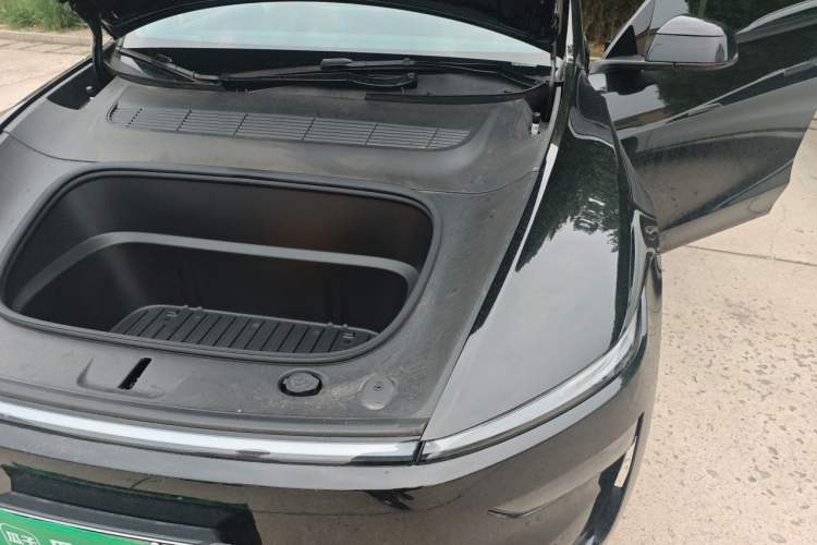 Used Tesla Model Y 2025 Rear-Wheel-Drive Version Engine Bay Left