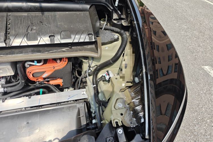 Used Tesla Model Y 2025 Rear-Wheel-Drive Version Engine Bay Left