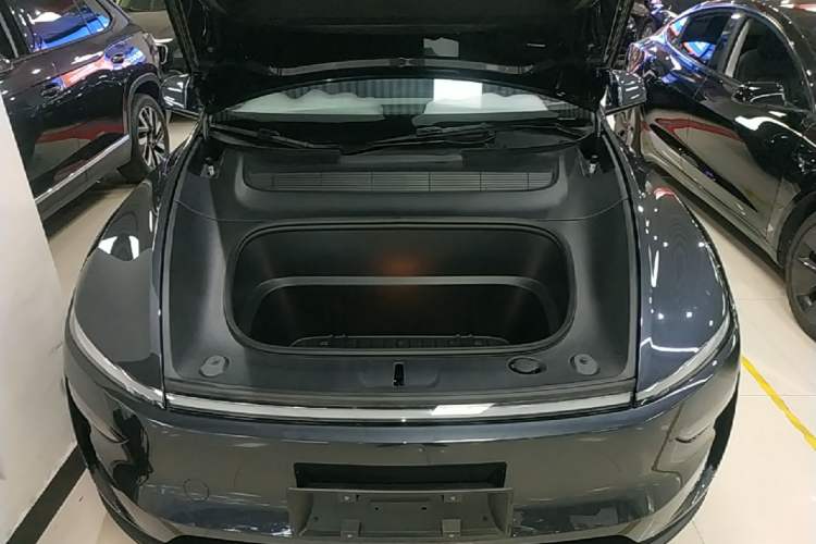 Used Tesla Model Y 2025 Rear-Wheel-Drive Version Engine Bay