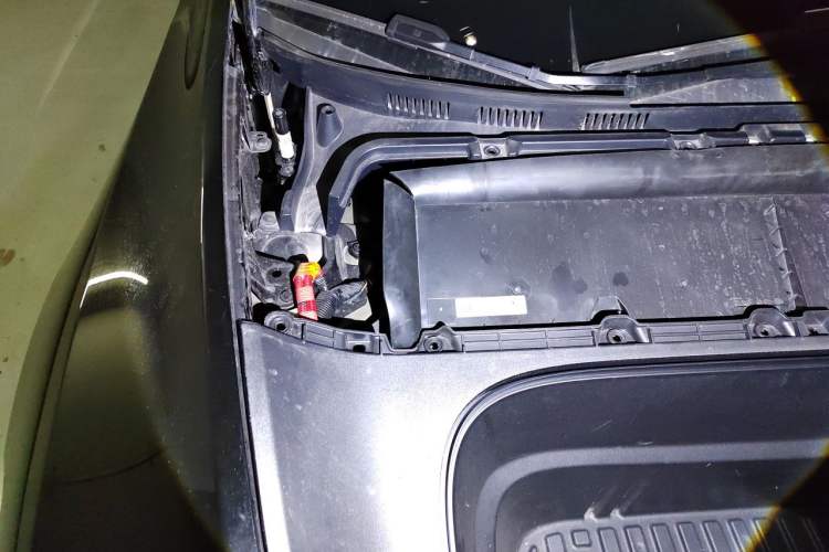 Used Tesla Model Y 2025 Rear-Wheel-Drive Version Engine Bay Right