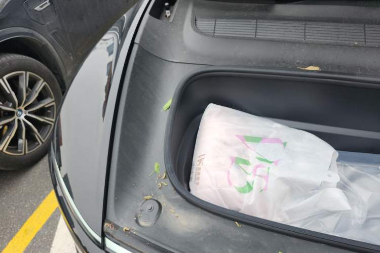 Used Tesla Model Y 2025 Rear-Wheel-Drive Version Engine Bay Right