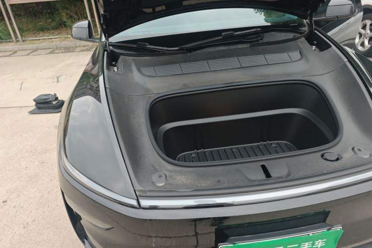 Used Tesla Model Y 2025 Rear-Wheel-Drive Version Engine Bay Right