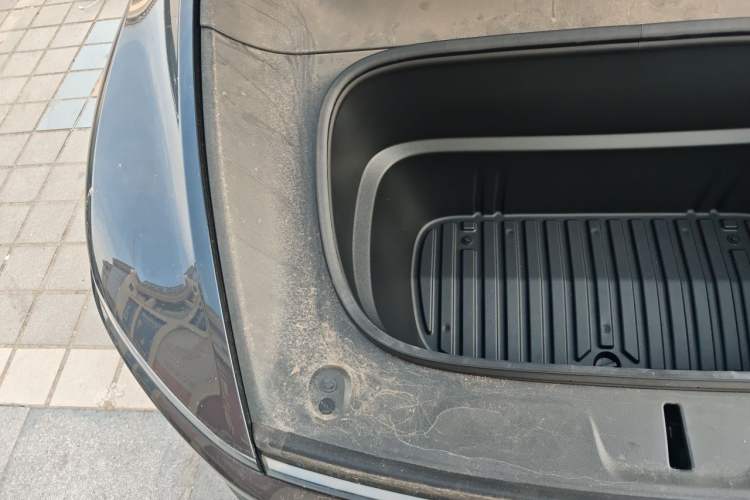 Used Tesla Model Y 2025 Rear-Wheel-Drive Version Engine Bay Right