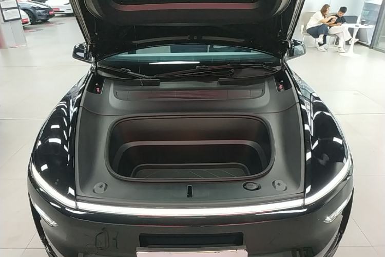 Used Tesla Model Y 2025 Rear-Wheel-Drive Version Engine Bay