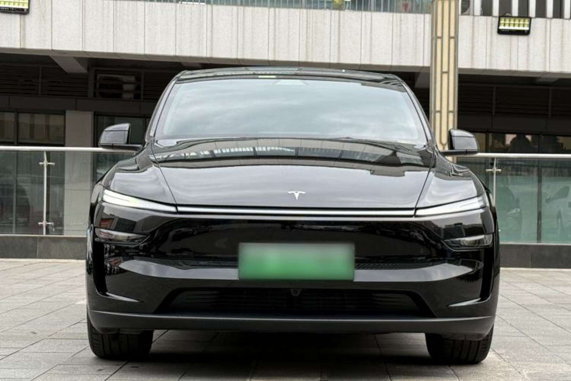 Used Tesla Model Y 2025 Long-Range All-Wheel-Drive Version Exterior 1