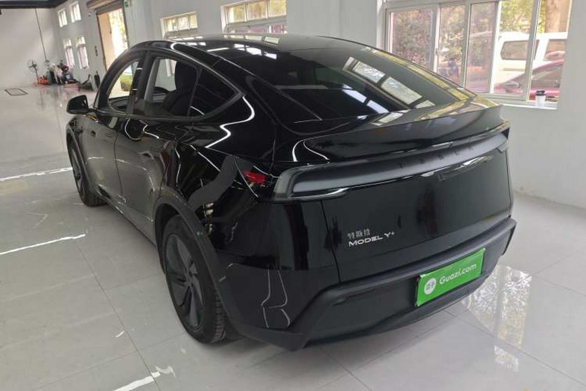 Used Tesla Model Y 2025 Long-Range All-Wheel-Drive Version Exterior 2