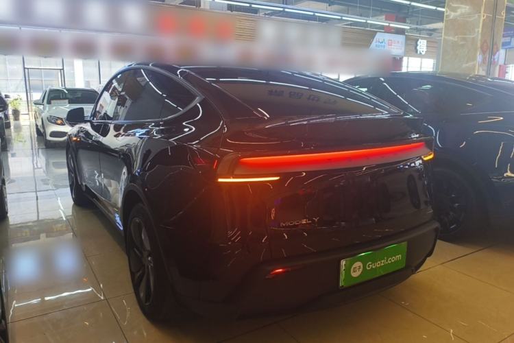 Used Tesla Model Y 2025 Rear-Wheel-Drive Version Exterior 2
