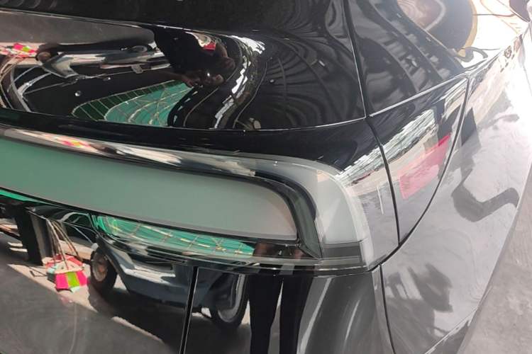 Used Tesla Model Y 2025 Rear-Wheel-Drive Version Exterior 3