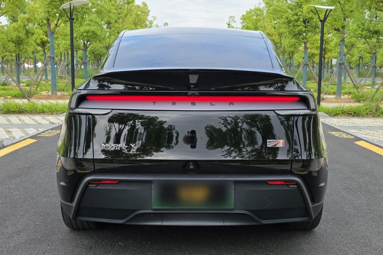 Used Tesla Model Y 2025 Rear-Wheel-Drive Version Exterior 4