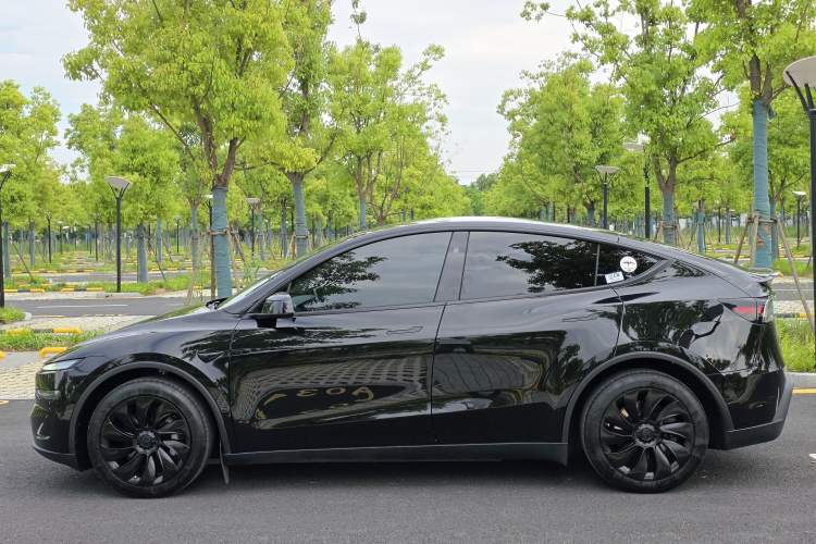 Used Tesla Model Y 2025 Rear-Wheel-Drive Version Exterior 7