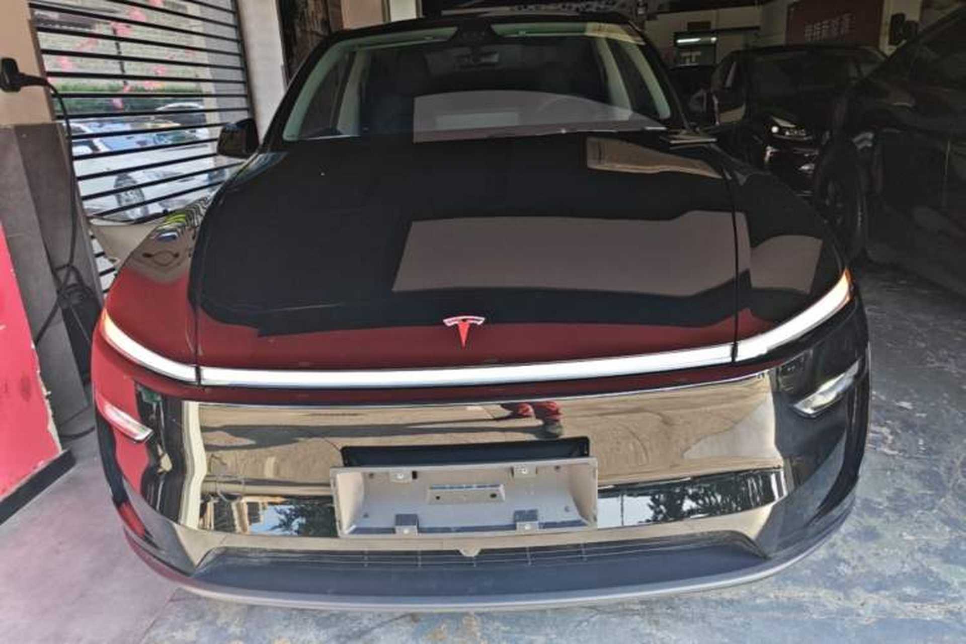 Used Tesla Model Y 2025 Long-Range All-Wheel-Drive Version Front