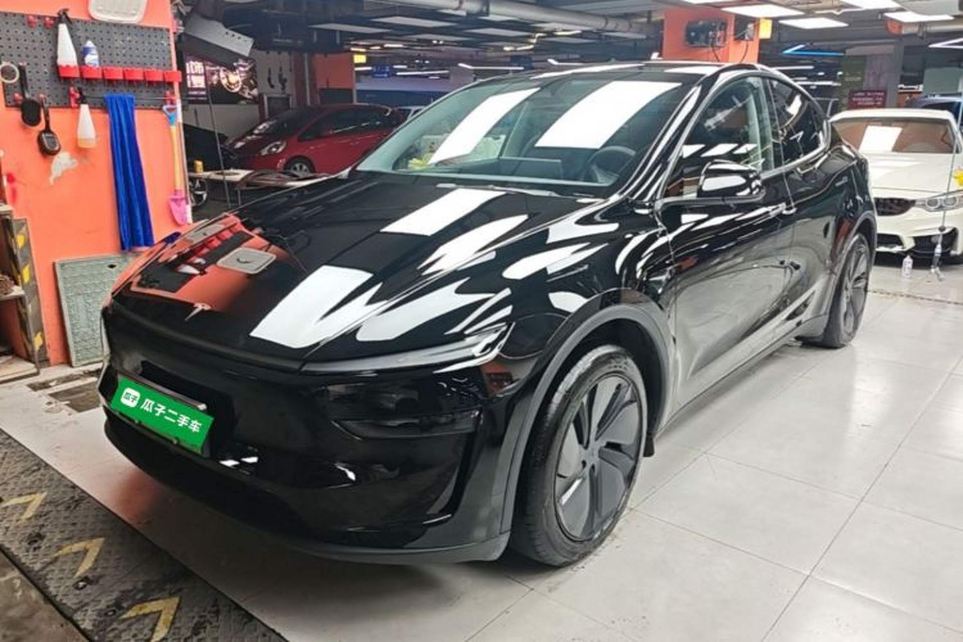 Used Tesla Model Y 2025 Rear-Wheel-Drive Version Front Left 45 Deg