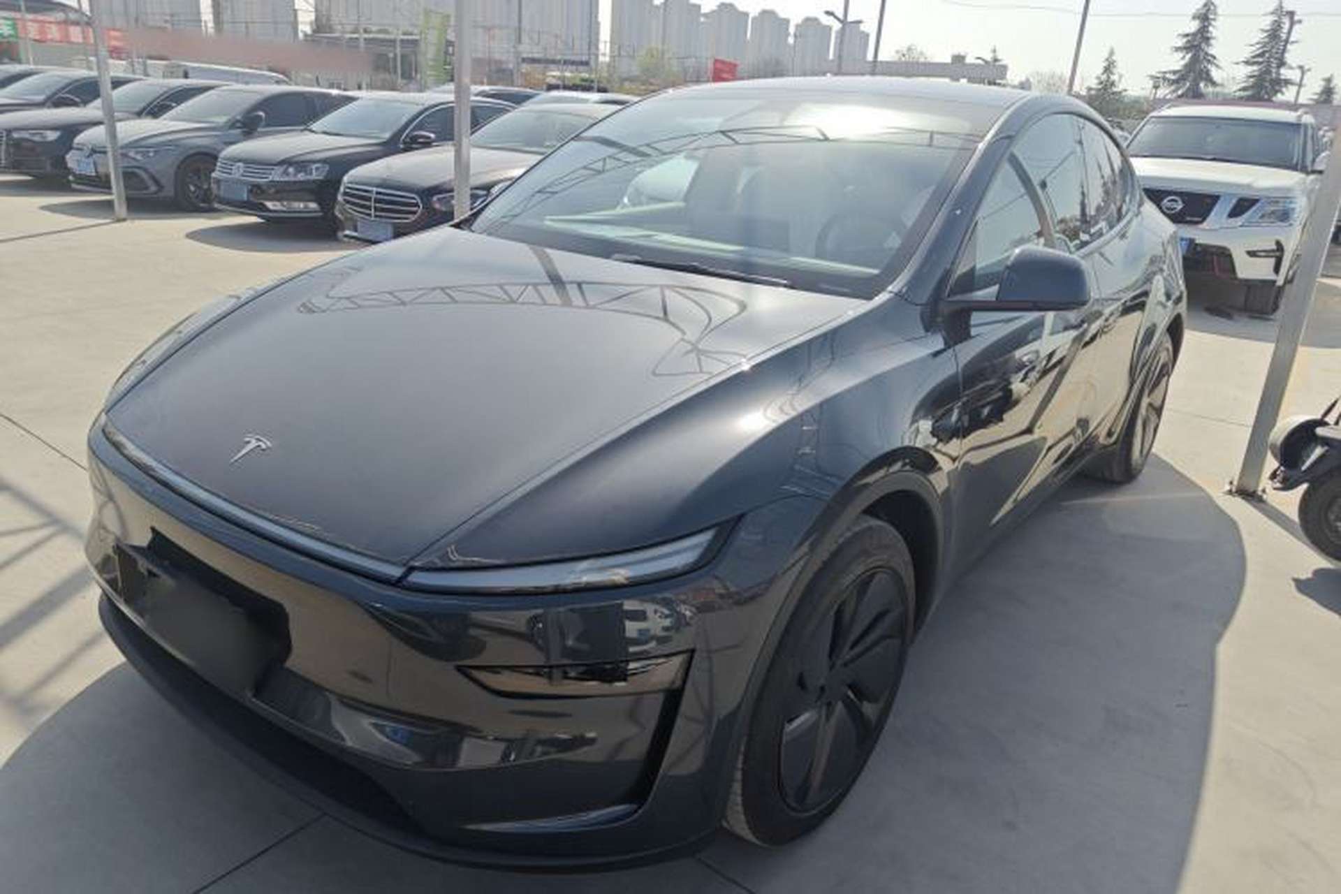 Used Tesla Model Y 2025 Rear-Wheel Drive First Edition Front Left 45 Deg