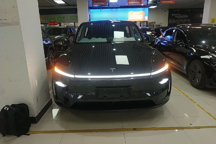 Used Tesla Model Y 2025 Rear-Wheel-Drive Version Front