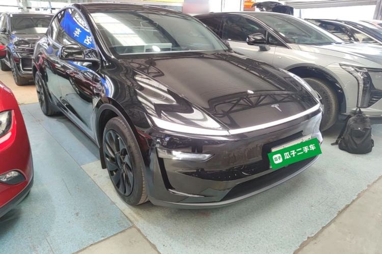 Used Tesla Model Y 2025 Rear-Wheel-Drive Version Front Right 45 Deg