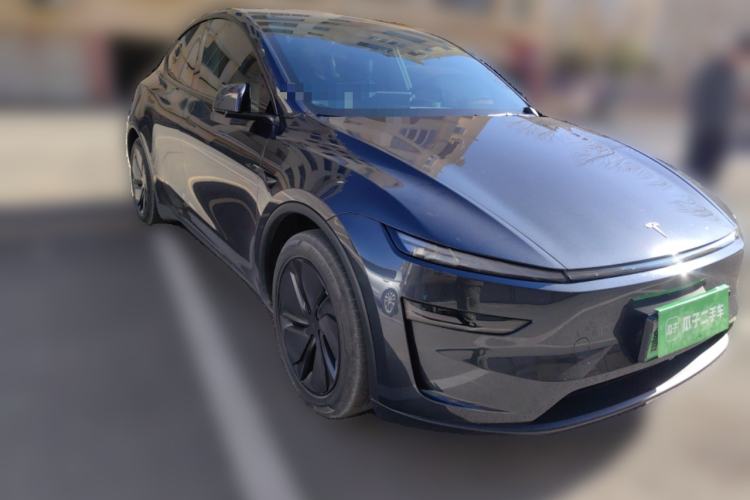 Used Tesla Model Y 2025 Long-Range All-Wheel Drive First Edition Front Right 45 Deg