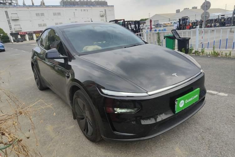 Used Tesla Model Y 2025 Rear-Wheel-Drive Version Front Right 45 Deg