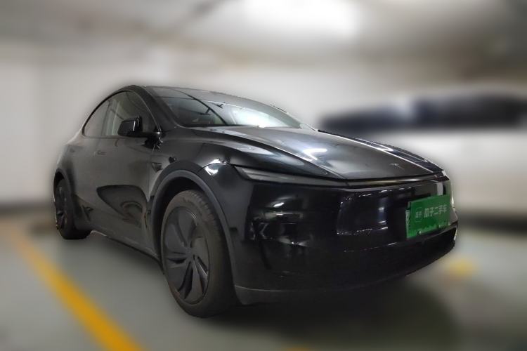Used Tesla Model Y 2025 Rear-Wheel-Drive Version Front Right 45 Deg
