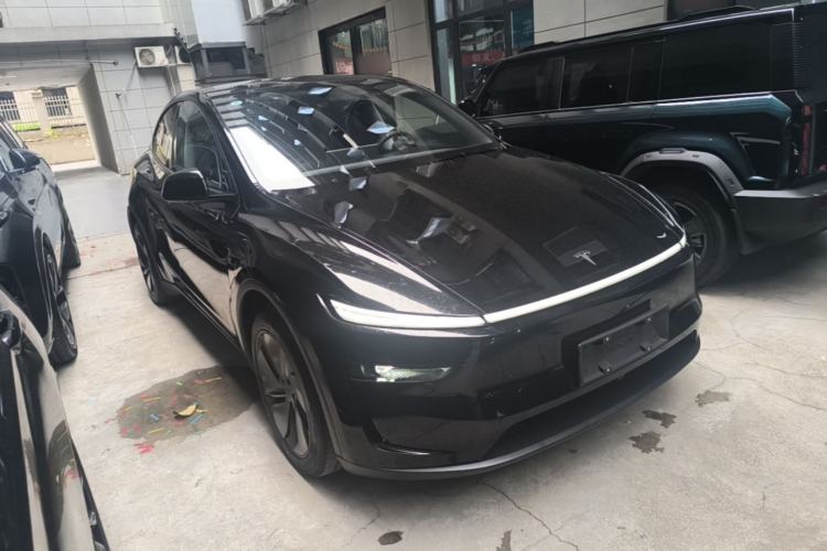 Used Tesla Model Y 2025 Rear-Wheel Drive First Edition Front Right 45 Deg