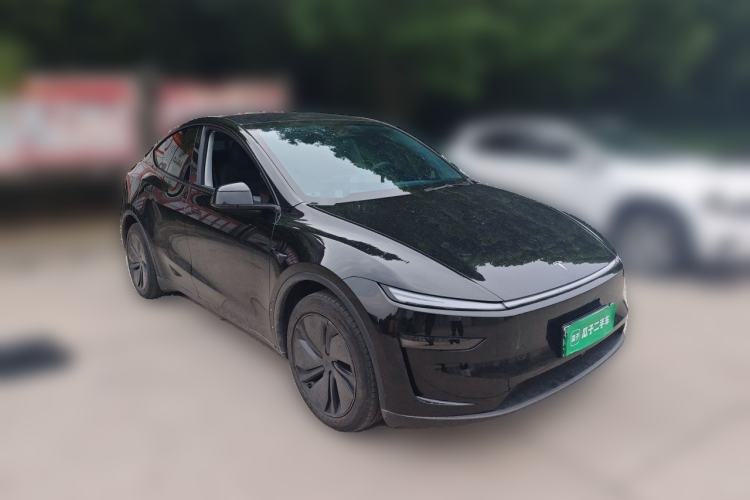 Used Tesla Model Y 2025 Rear-Wheel-Drive Version Front Right 45 Deg