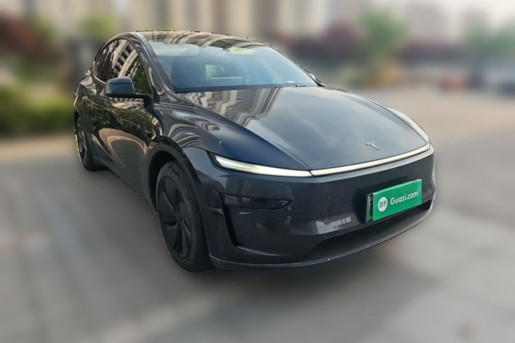 Used Tesla Model Y 2025 Rear-Wheel-Drive Version Front Right 45 Deg