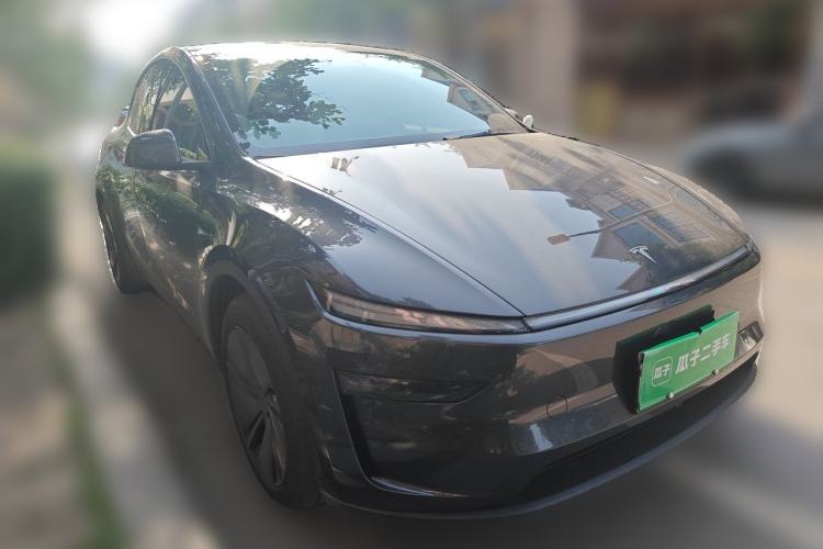 Used Tesla Model Y 2025 Rear-Wheel Drive First Edition Front Right 45 Deg