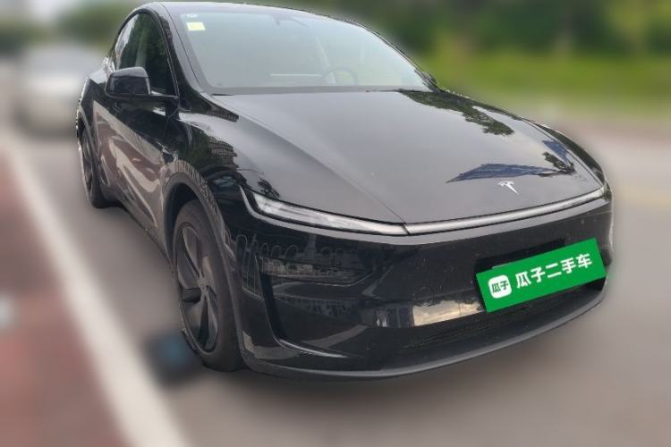 Used Tesla Model Y 2025 Rear-Wheel-Drive Version Front Right 45 Deg