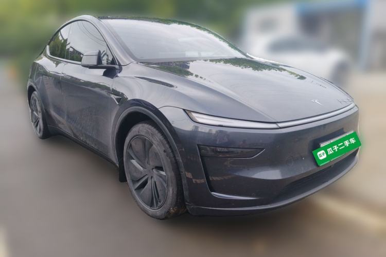 Used Tesla Model Y 2025 Rear-Wheel-Drive Version Front Right 45 Deg
