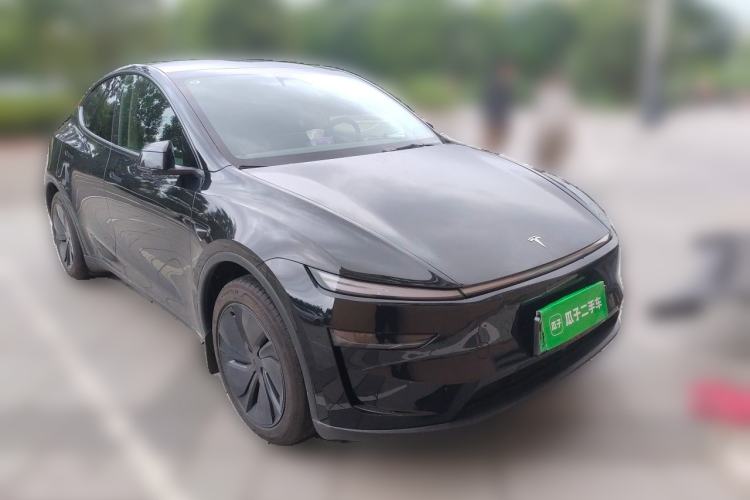 Used Tesla Model Y 2025 Rear-Wheel-Drive Version Front Right 45 Deg