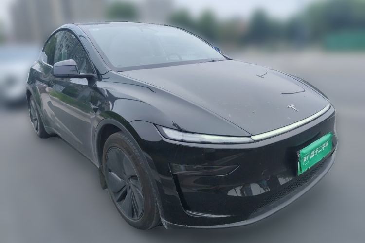 Used Tesla Model Y 2025 Rear-Wheel-Drive Version Front Right 45 Deg