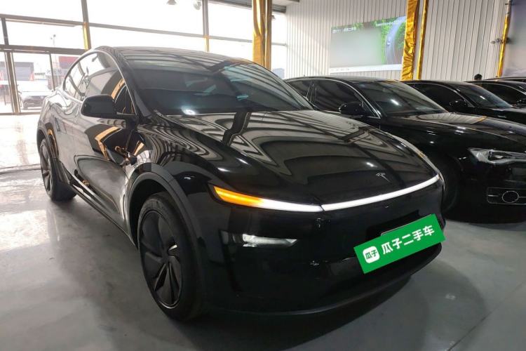 Used Tesla Model Y 2025 Rear-Wheel-Drive Version Front Right 45 Deg