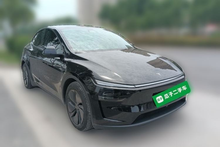 Used Tesla Model Y 2025 Long-Range All-Wheel Drive First Edition Front Right 45 Deg