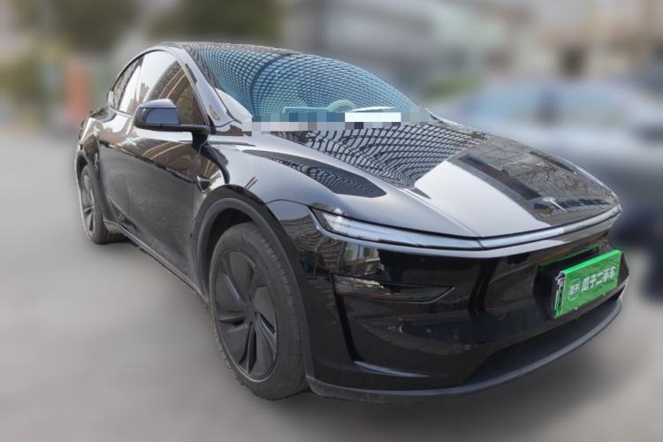 Used Tesla Model Y 2025 Rear-Wheel-Drive Version Front Right 45 Deg