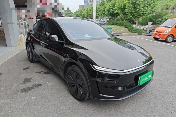 Used Tesla Model Y 2025 Rear-Wheel Drive First Edition Front Right 45 Deg