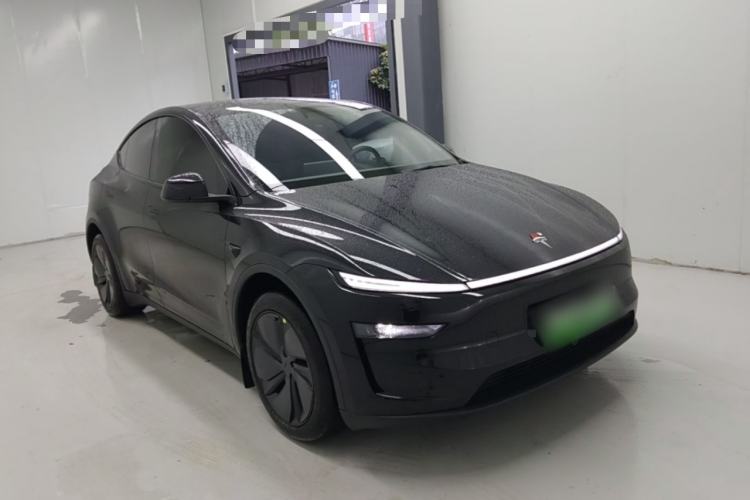 Used Tesla Model Y 2025 Rear-Wheel-Drive Version Front Right 45 Deg