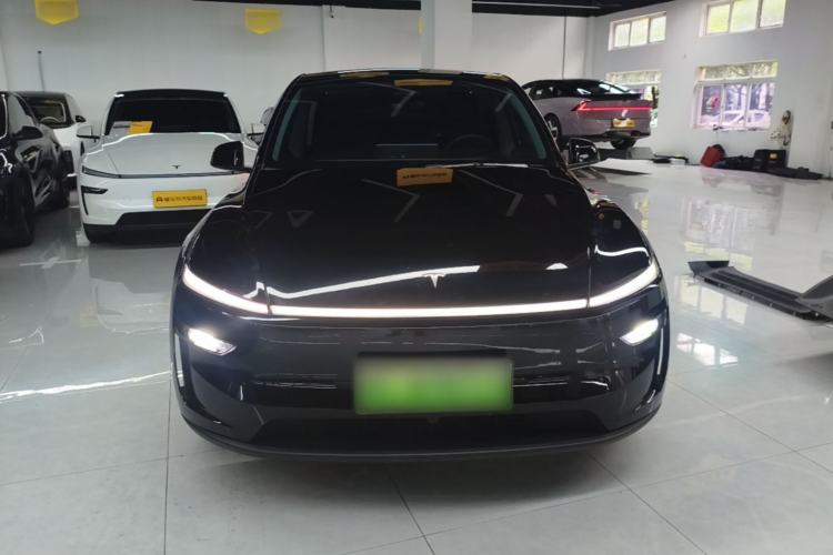 Used Tesla Model Y 2025 Rear-Wheel-Drive Version Front