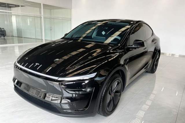 Used Tesla Model Y 2025 Rear-Wheel-Drive Version