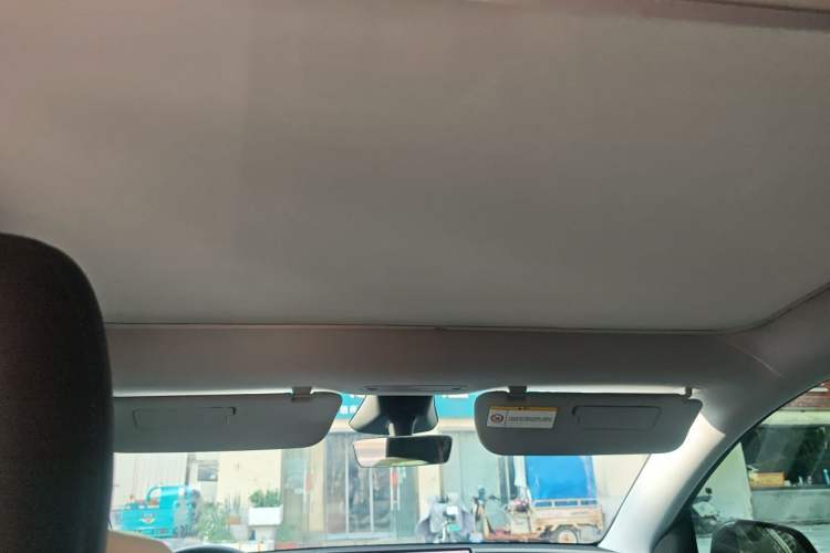 Used Tesla Model Y 2025 Rear-Wheel-Drive Version Headliner