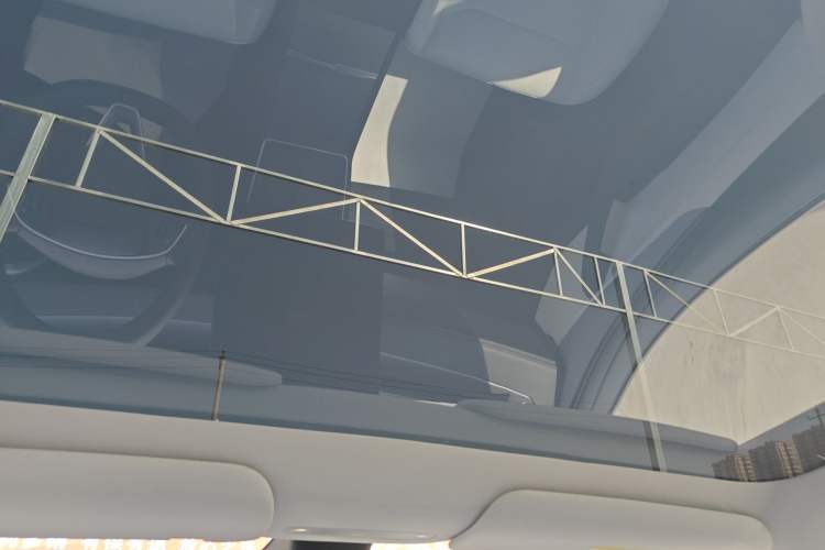 Used Tesla Model Y 2025 Rear-Wheel Drive First Edition Headliner