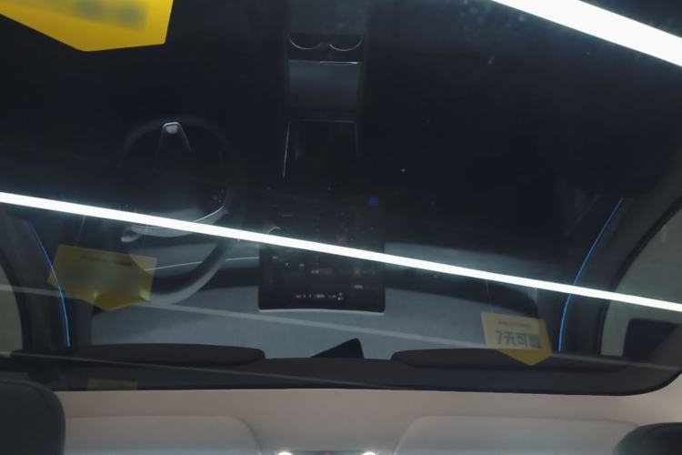 Used Tesla Model Y 2025 Rear-Wheel-Drive Version Headliner