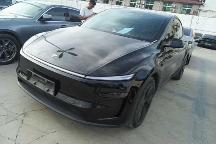 Tesla Model Y 2025 Rear-Wheel Drive First Edition