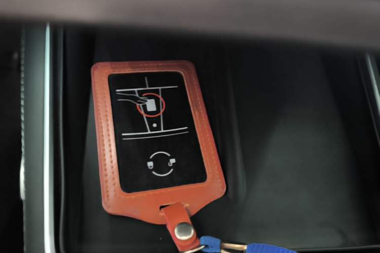 Used Tesla Model Y 2025 Rear-Wheel-Drive Version Interior 1